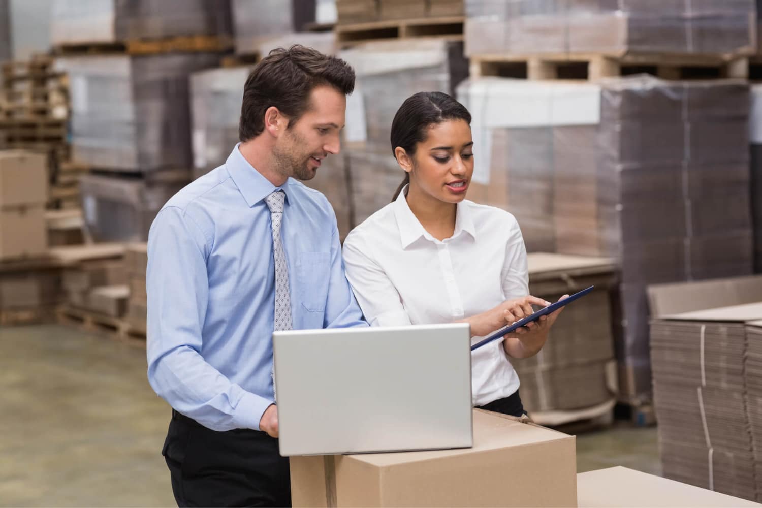 Confira 5 dicas de controle de estoque e aumente seus lucros com economia!